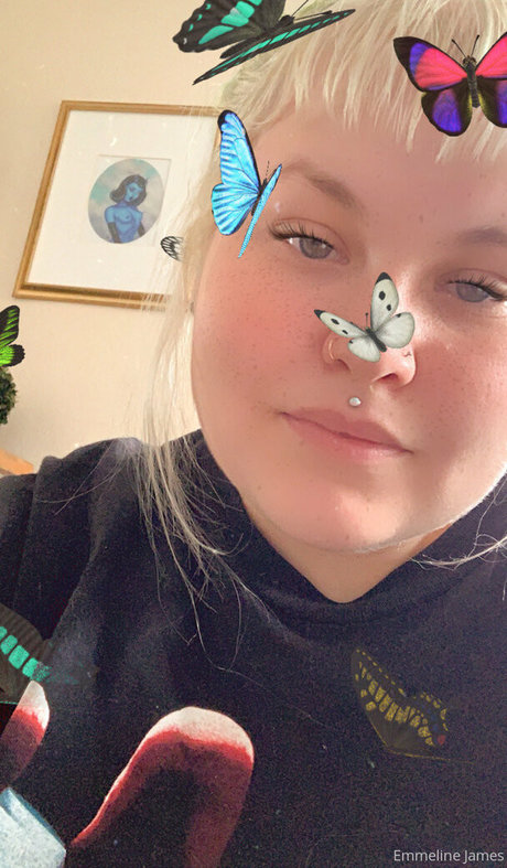 emmelinejamesfree アートスター 写真