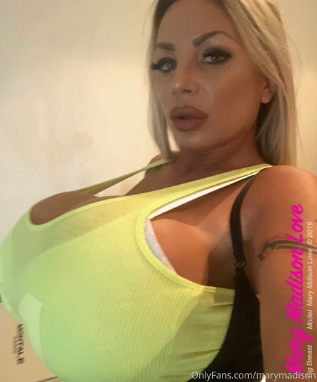 ニューハーフが男とセックスするオンリーファンズ ホット 写真