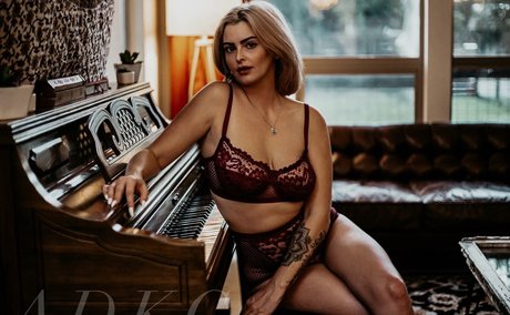 ニューハーフが男とセックスするオンリーファンズ 美しいヌード ギャラリー