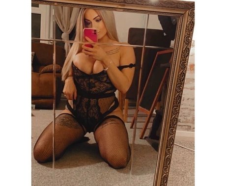 フィットネス熟女オンリーファンズ ポルノグラフィック 画像