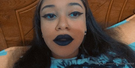 足 熟女 オンリーファンズ 無料xxx 画像