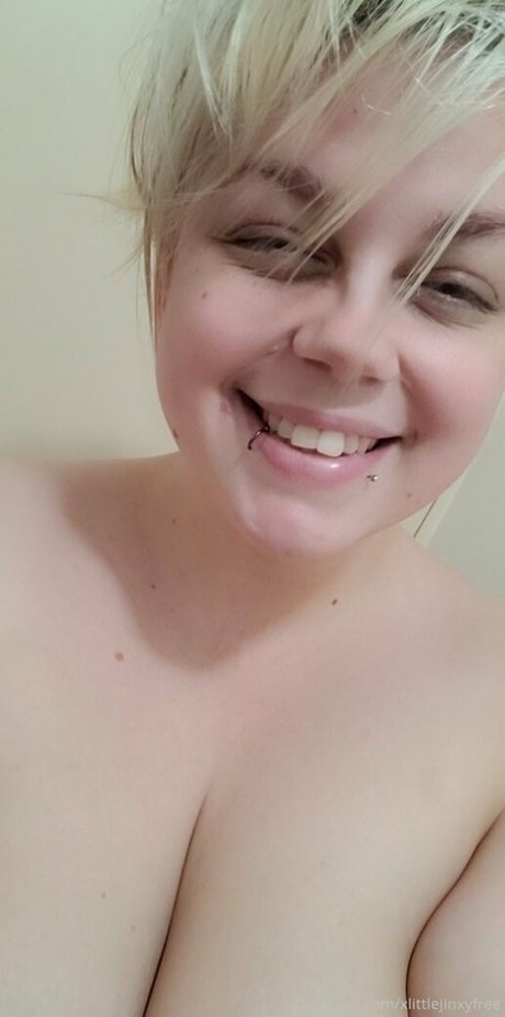 ariajinxfree スター ヌード 写真