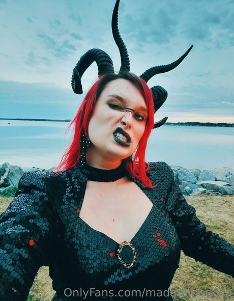 madammedusa ヌードのポルノスター 写真