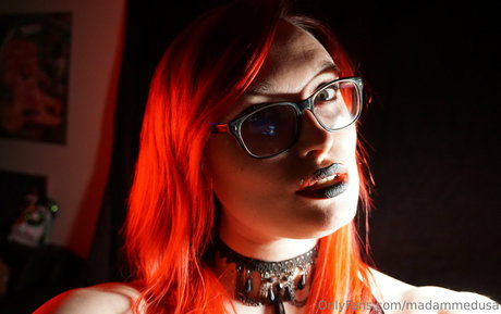 madammedusa ポルノスター 美しい 写真