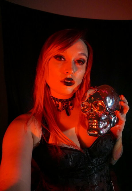 madammedusa 可愛い女優 写真