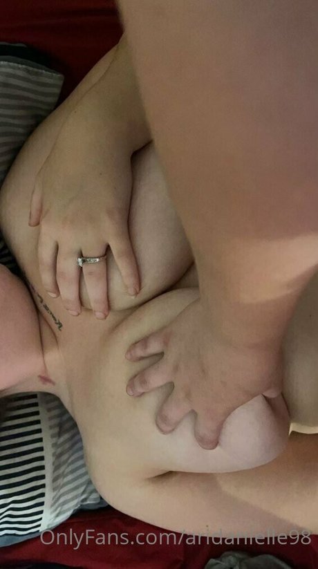 aridanielle98 ポルノスター ホット 画像