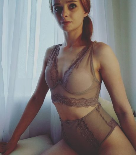 Effy s 裸のポルノスター ギャラリー