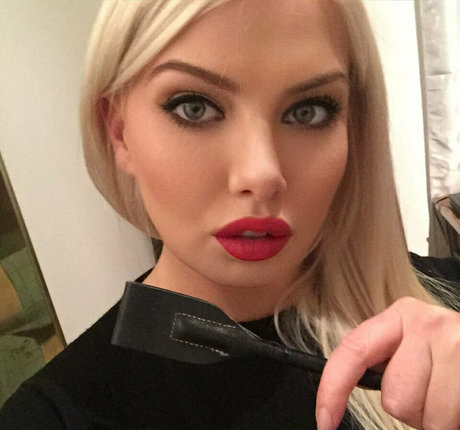 弁護士オンリーファンズ エロチック 写真