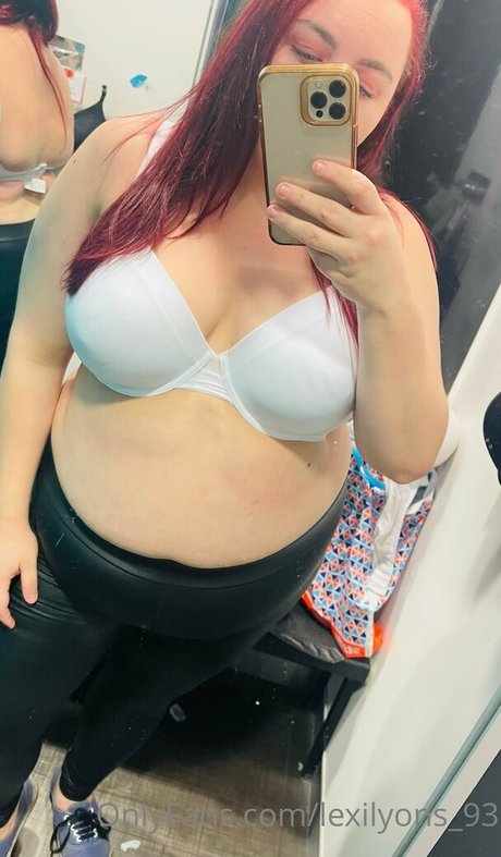 尖ったおっぱいオンリーファンズ ポルノ 写真