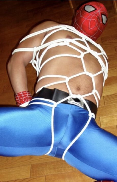 フィットネスコーチオンリーファンズ セクシーヌード 写真