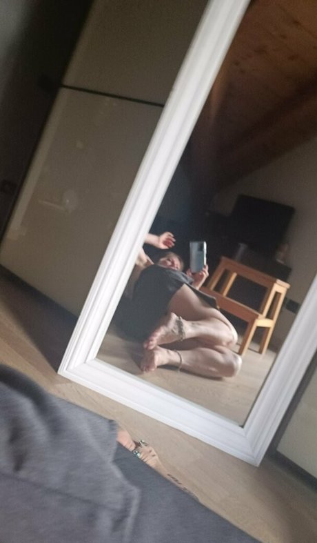 後背位オンリーファンズ ホット 画像