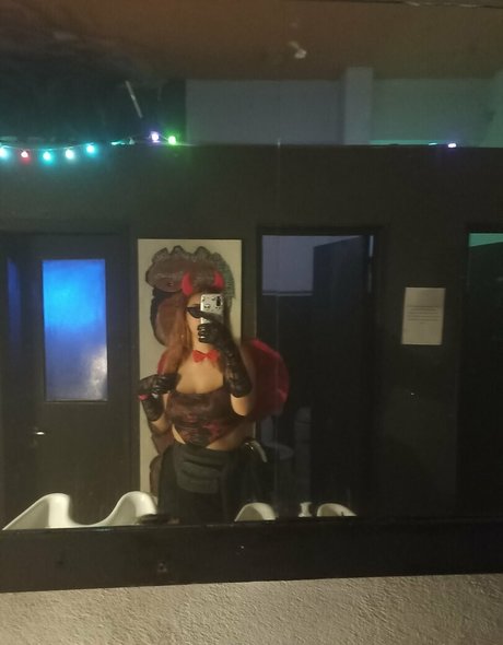 シャワー3P オンリーファンズ エロ 写真