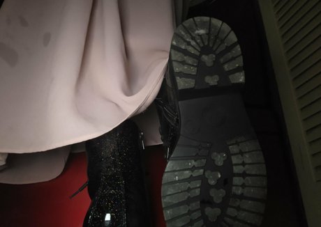 mommynemesis ヌード女優 ギャラリー