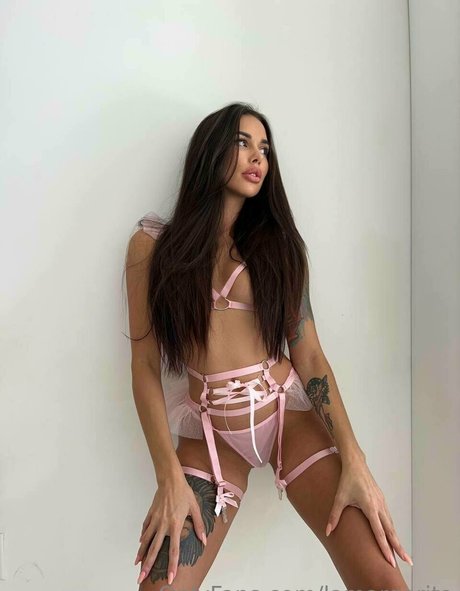 熟女アナルオンリーファンズ ホットヌード 写真