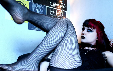 ティックトックスター オンリーファンズ エロチック 写真