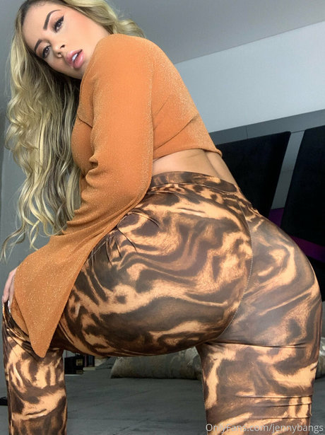 曲線美のレズビアンオンリーファンズ HD 写真