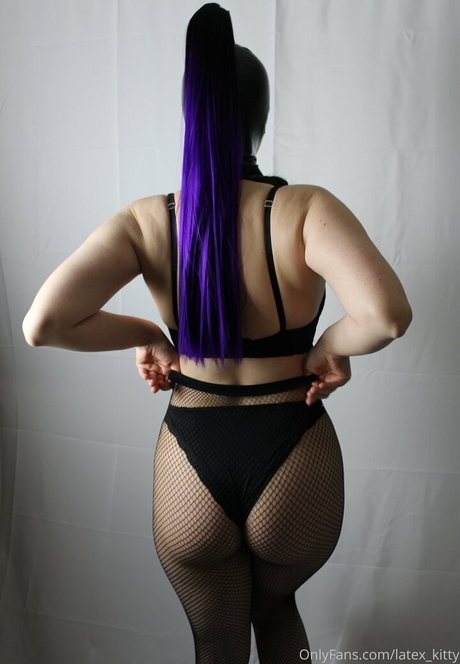 latex kitty アダルトスター ギャラリー