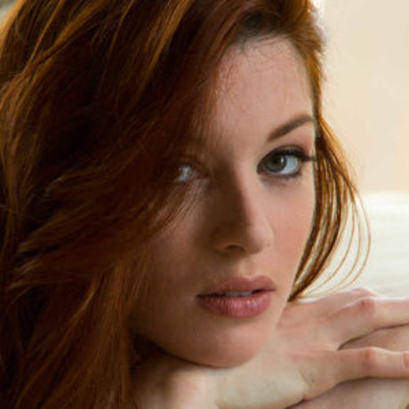 Jessica Stoyadinovich アダルトモデル 写真