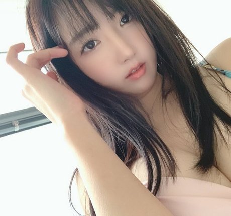 Lee Lyn セクシーなスター 写真