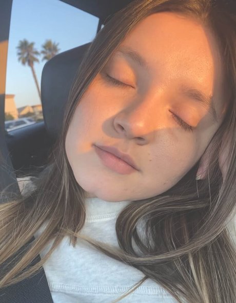 アジアの無料オンリーファンズ アートヌード 画像