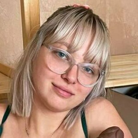 アウトドア 熟女 オンリーファンズ ヌード 写真