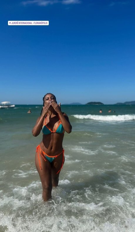 Negra Li 完璧なポルノスター 画像