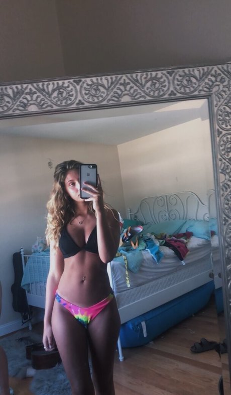 Jess Geng ポルノモデル 写真