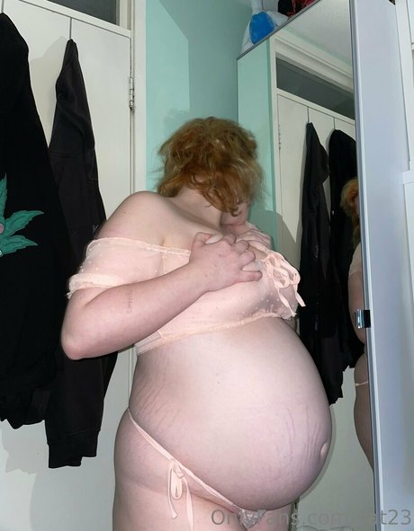 cat23 アダルト女優 写真