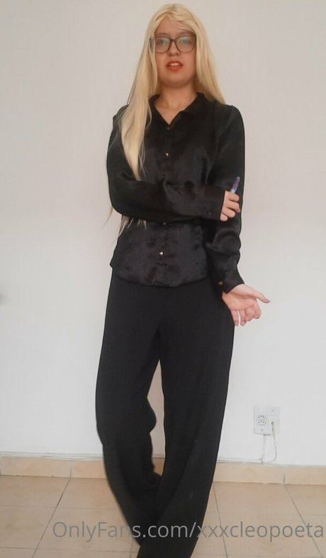 大きなプッシー唇オンリーファンズ セクシーヌード 写真