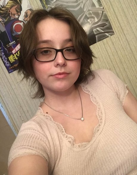 Liv Lovelace モデル ギャラリー