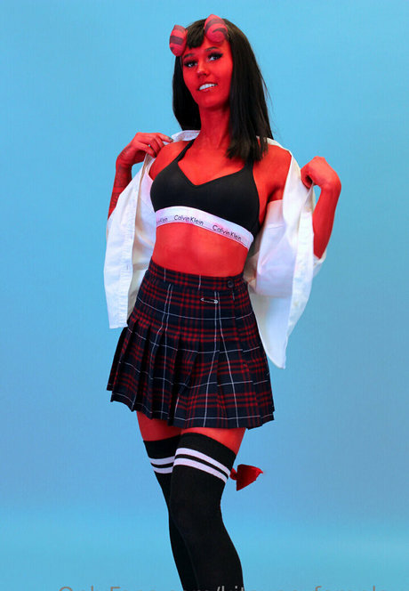 妊娠中のオンリーファンズ アートポルノ 写真