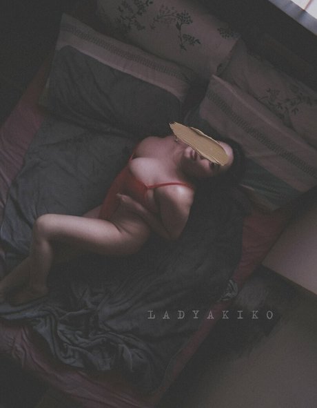 Lady Akiko ホットなスター 画像