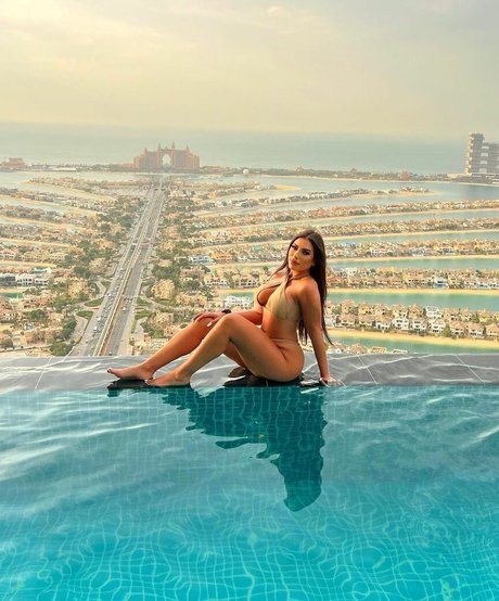 貞操帯オンリーファンズ 美しいヌード 写真