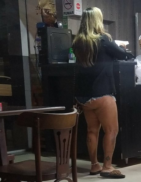 40歳のオンリーファンズ 無料裸 写真