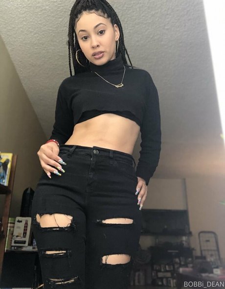 バン・オンリーファンズ えろ 写真