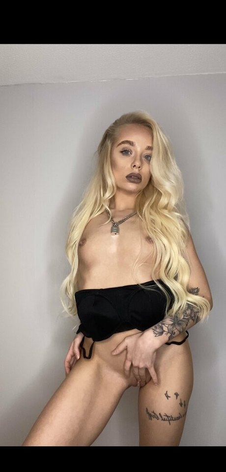 anahope ポルノスター ヌード 画像