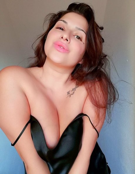 キティ xxx オンリーファンズ ホット ギャラリー