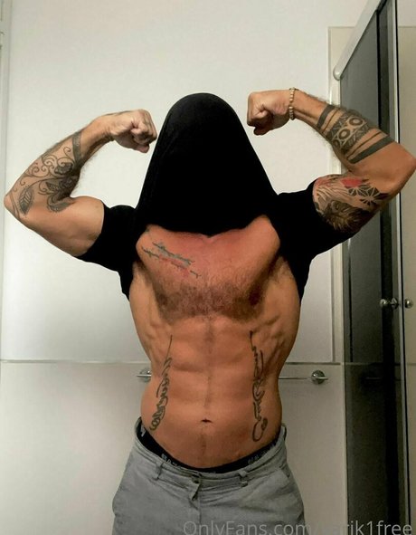 yarik1free モデル 写真