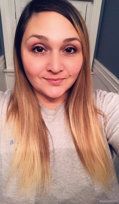 avadollxxx 美しいスター 画像