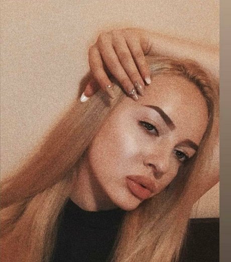 alice0999of セクシーモデル 画像