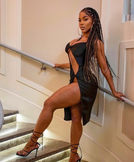 カムフィートオンリーファンズ HD 画像