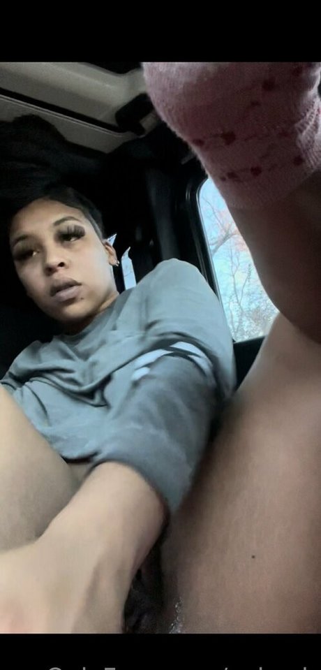 vvkayb ポルノスター アート ギャラリー