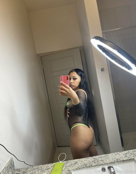 vvkayb かわいいスター 画像