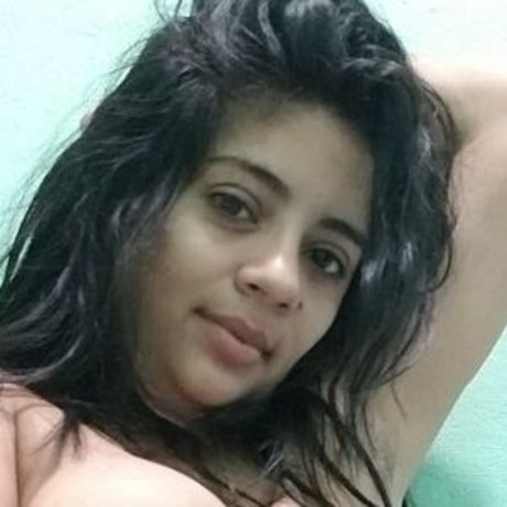 ティックトックスター オンリーファンズ アダルト ギャラリー