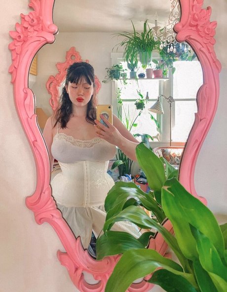 Amylouisev アートモデル 写真