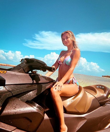 Francesca Fournier 美しいモデル ギャラリー