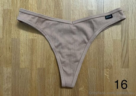 gentlejosy 裸のモデル ギャラリー