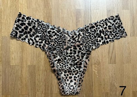 gentlejosy エロティック女優 写真