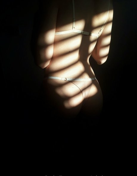 violetaamane ホットなモデル 写真