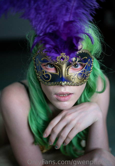 Tガールオンリーファン セクシー裸 画像